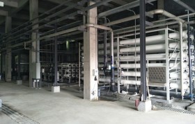 造紙廠污水怎么處理？污水處理設(shè)備來幫您！