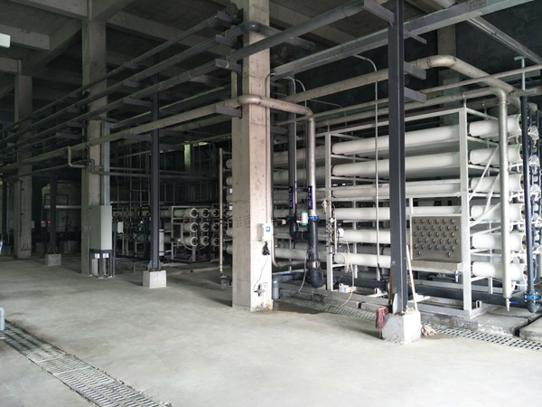 造紙廠污水怎么處理？污水處理設(shè)備來幫您！